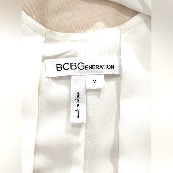 BCBGeneration Sheer, Flowing White Sleeveless Dress with Lining - Picture 11 of 13
